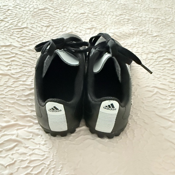 Adidas boys turf soccer cleats - Picture 3 of 6